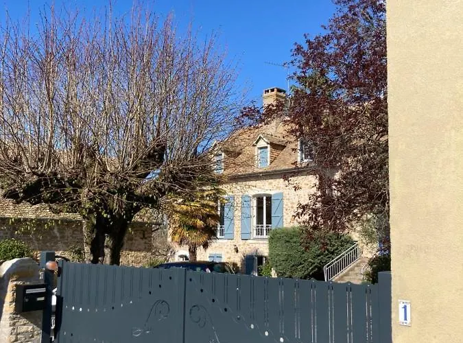 Privee Bed & Breakfast 3*