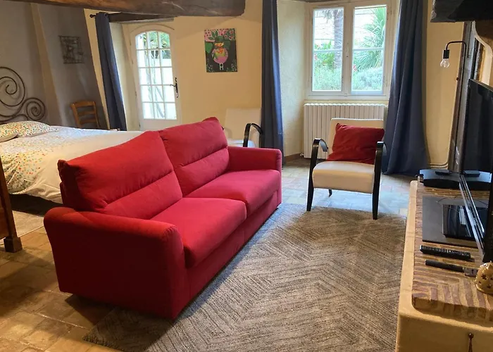 Privee Panzió Lombron